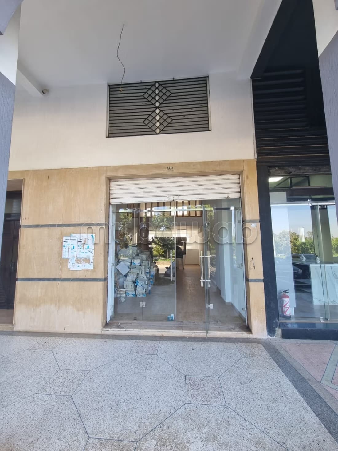 À vendre — Local commercial 90 m²