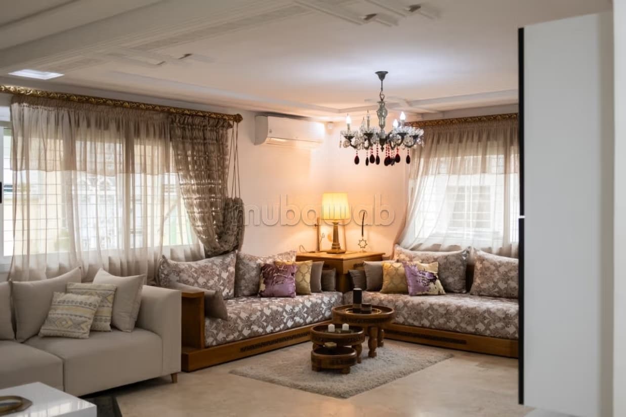 Duplex Luxueux Entièrement Meublé & Équipé