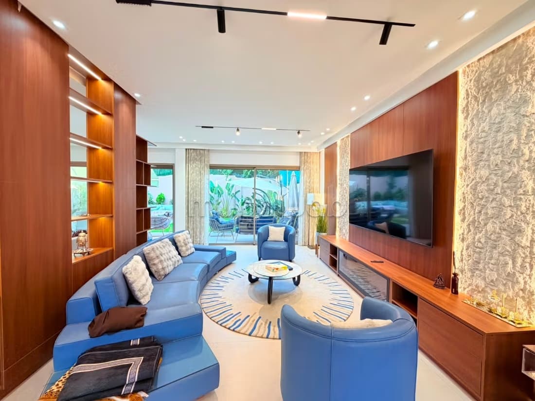 Villa avec jardin privé à louer à Targa – 300 m²