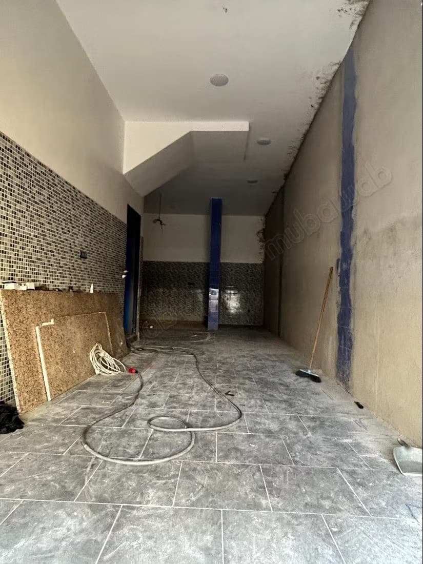 Local commercial à louer à Assaka. Surface totale 40 m². P...