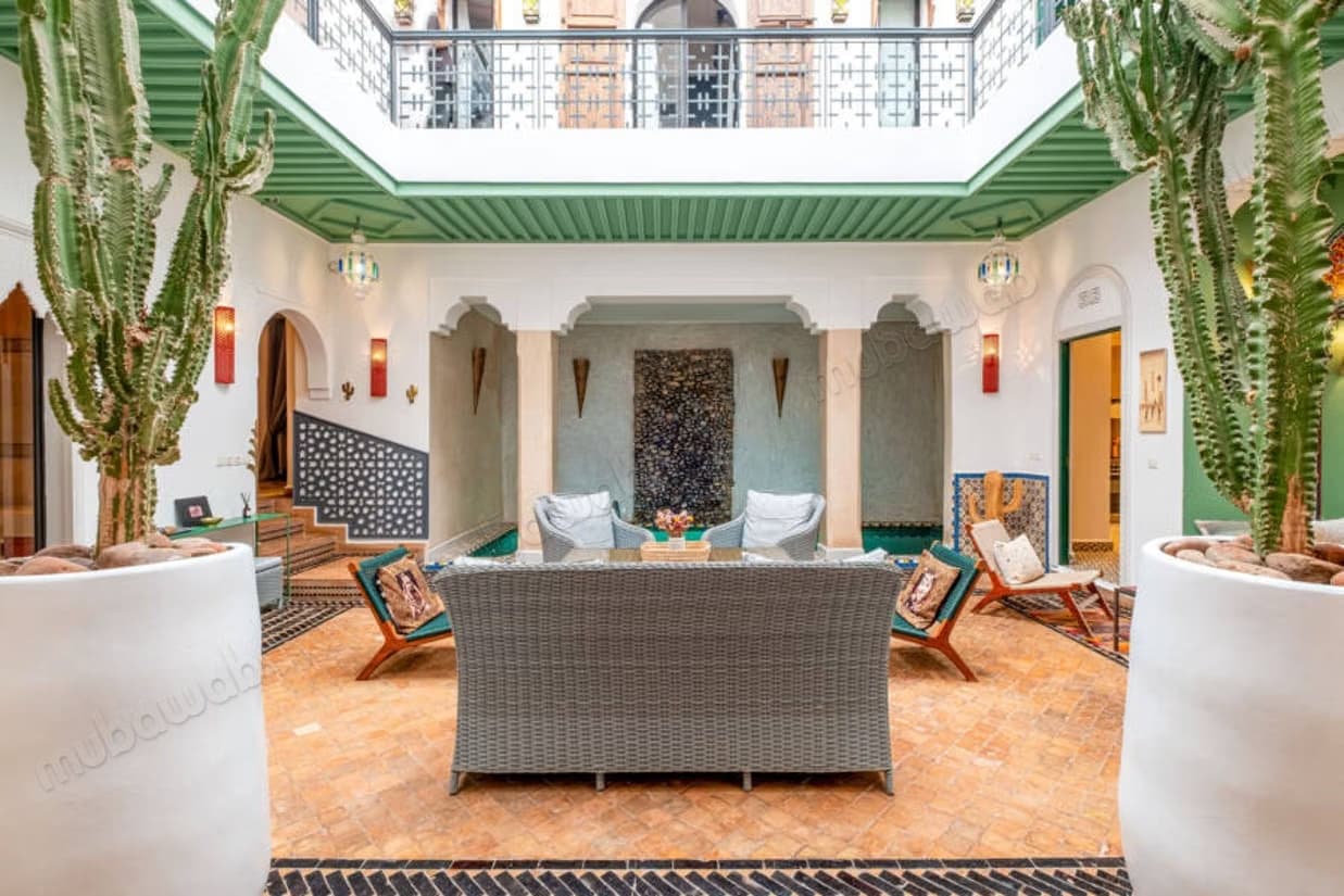 Magnifique riad de 6 chambres et piscine à coté du Palais Ba...