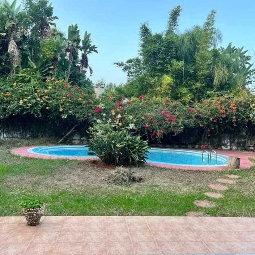 Villa à Louer de 991.0 m² à Casablanca, Californie