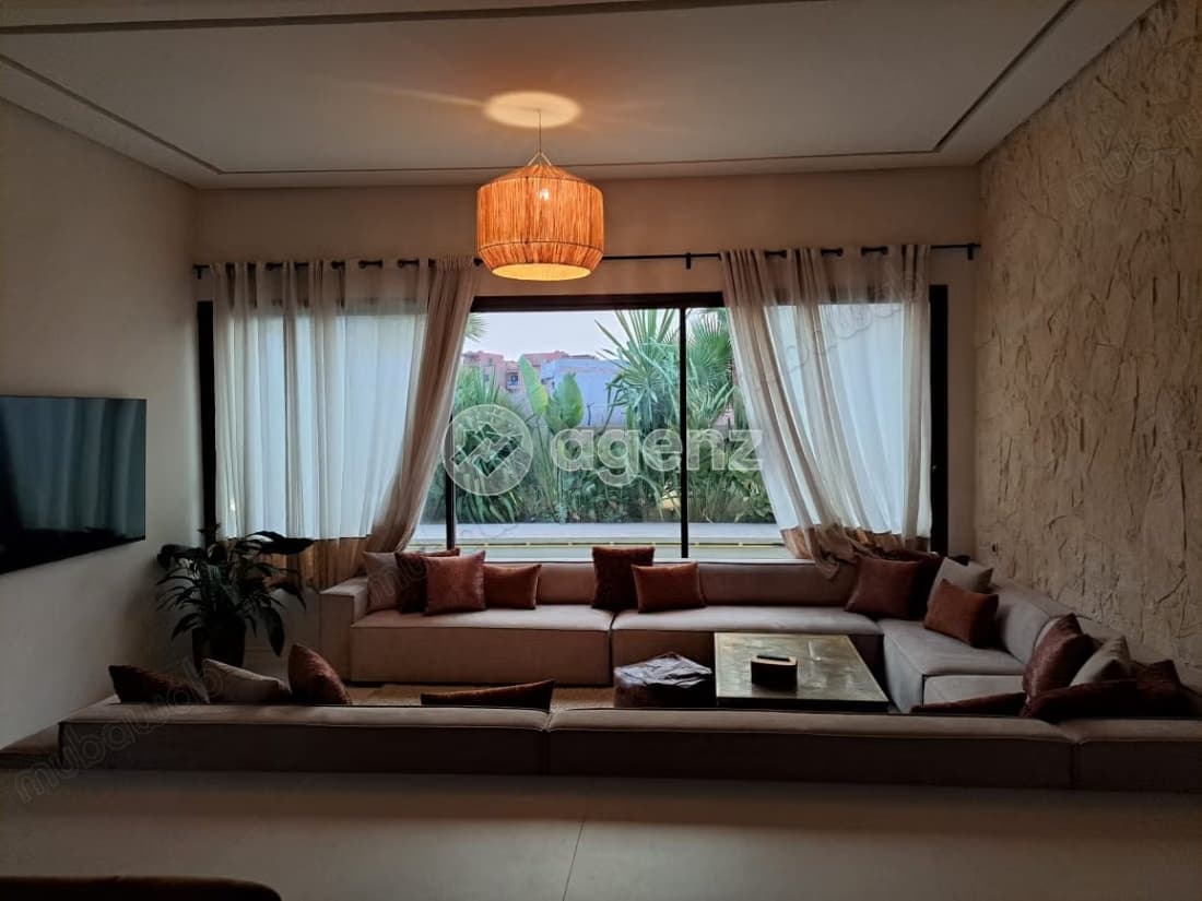 Villa à vendre 302 m², 3 chambres Route de Casablanca Marr...