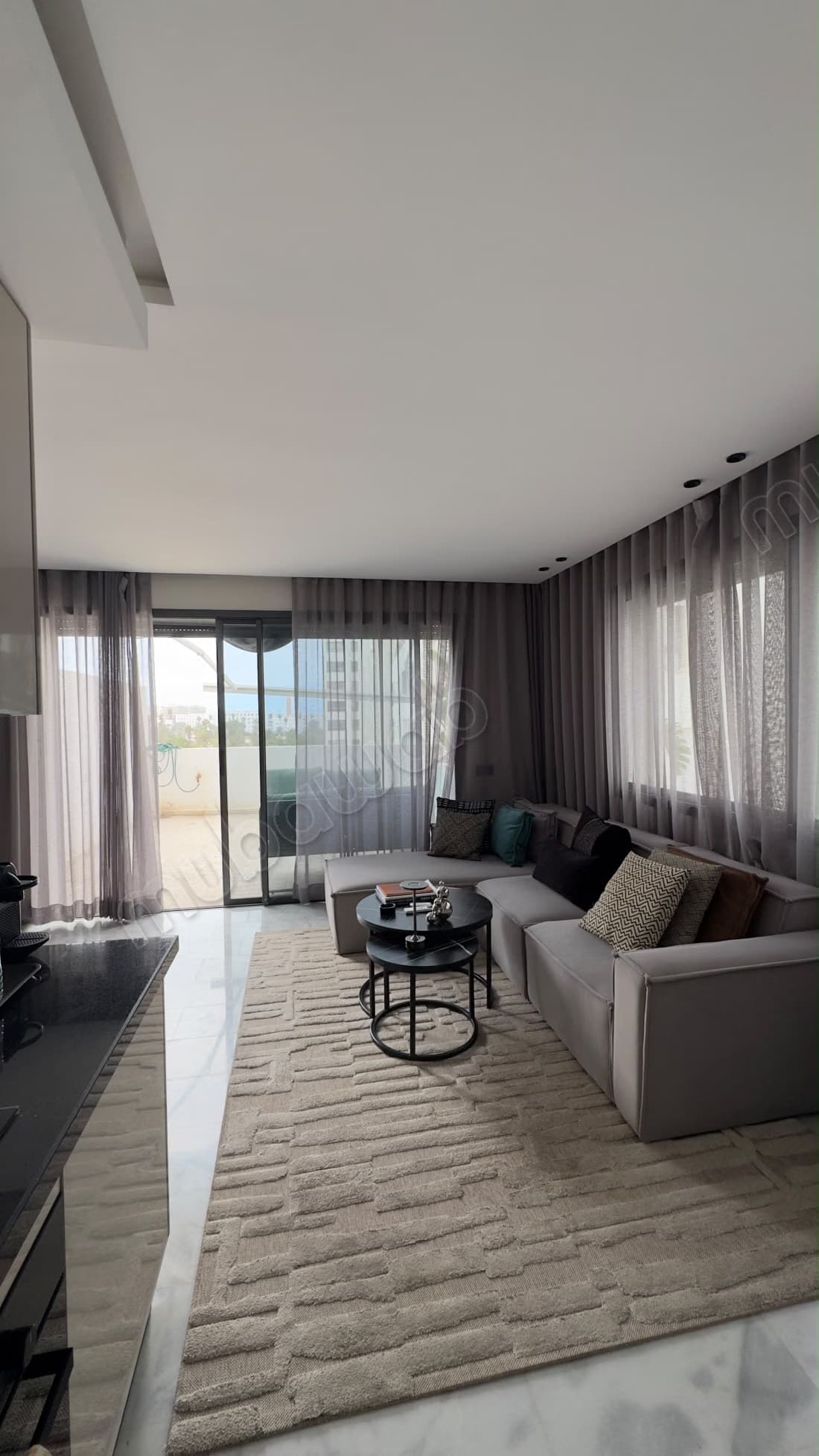Studio a vendre la corniche avec terrasse a vendre terrasse
